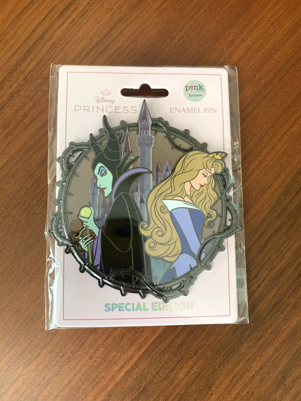 Pink a La Mode LE 50 Thorn Completer Aurora Maleficent Jumbo Disney Trading Pin